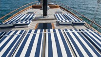 Guet SANTA LUCIA -  Sunpads on Deck
